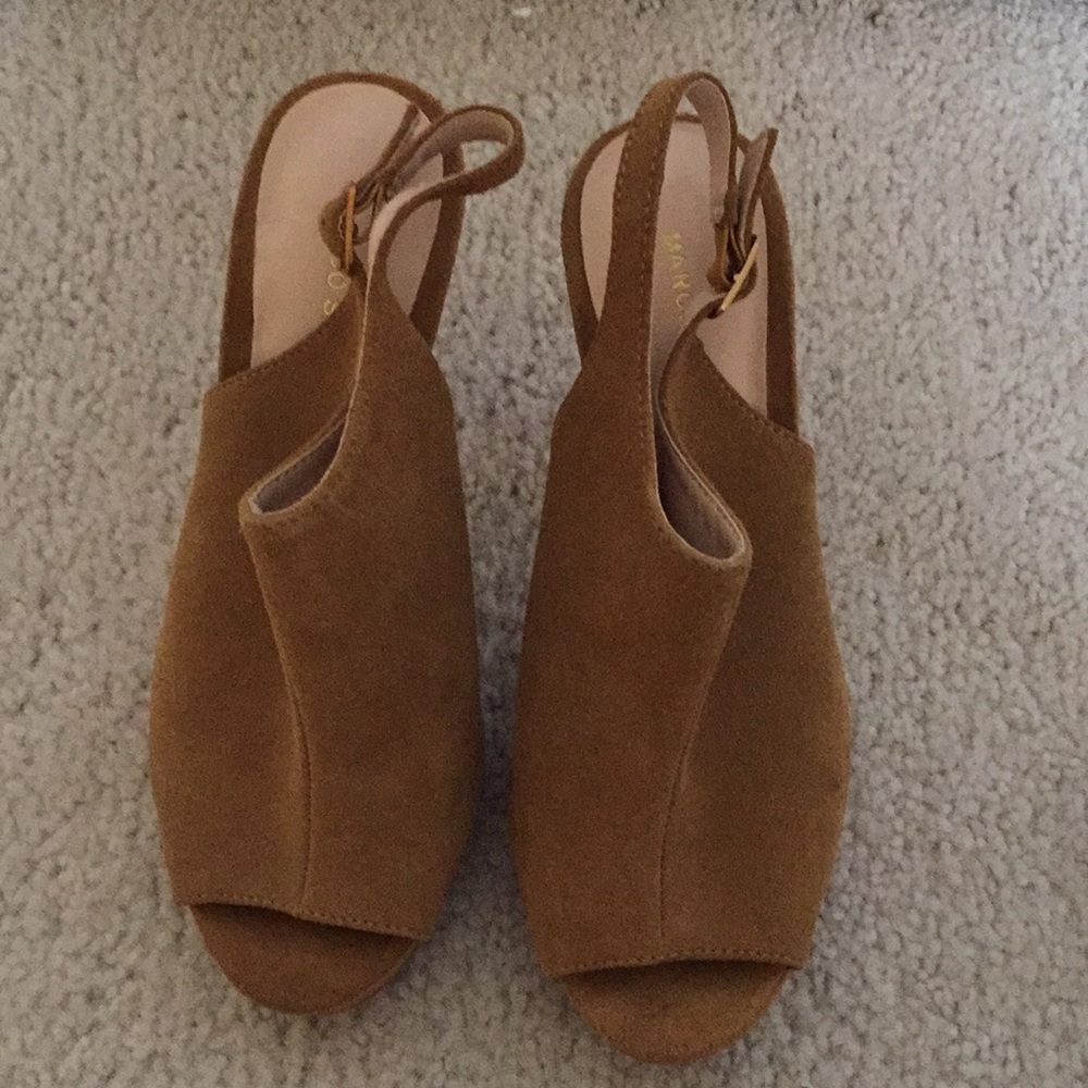 Size 61/2M, 4 inches high heels